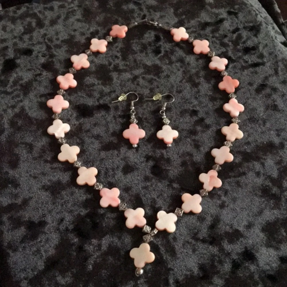 Pink Shell Necklace and Earrings Set - Picture 1 of 2